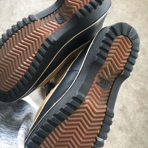 Like NEW Sorel Winter Boots - Picture 8 of 8